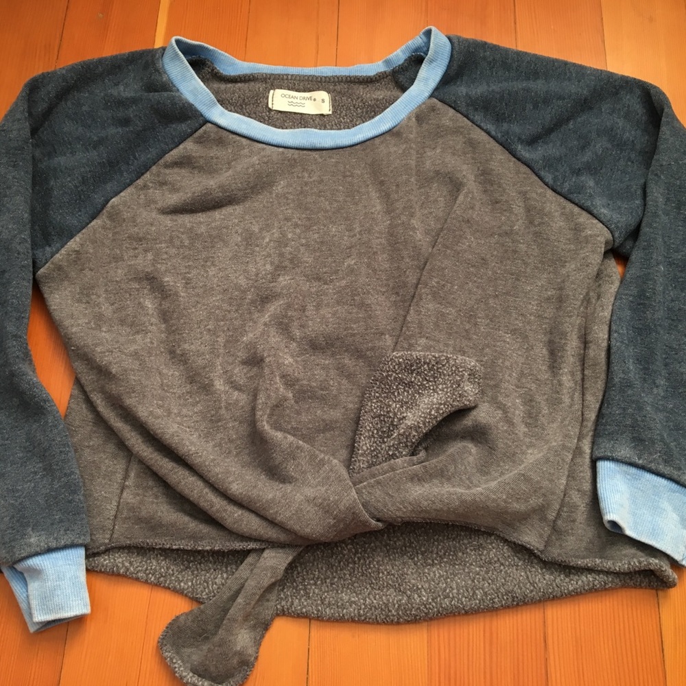 Crop Top Sweater with Tie in front